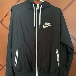 Nike windrunner jacket. Boys XL.